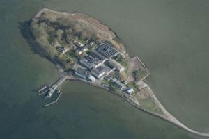 Danemarca va MUTA migranţii pe o insulă îndepărtată cu numeroase LABORATOARE de CERCETARE