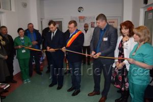 FOTO: Primarul Iulian Nica şi vicepreşedintele Consiliului Judeţean Vrancea, Dănuţ Cristian, au inaugurat Compartimentul Gastroenterologie al Spitalului Orăşenesc Panciu