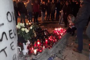 Tinerii pasionaţi de maşini marca BMW i-au adus un ultim omagiu turat lui Andrei Pintican (FOTO-VIDEO)