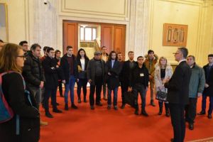 USR deschide portile Parlamentului, la doi ani de la alegeri: Oaspetii lui Stelian Ion, obstructionati sa participe la sedinta de plen, desi aveau o cerere oficiala aprobata