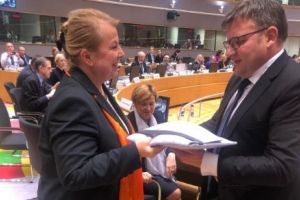 Ministrul Marius Budăi a declarat, la Bruxelles, că VREA EGALITATE ÎNTRE SEXE