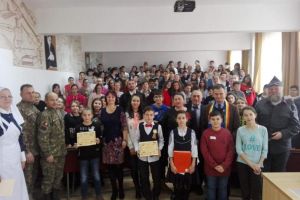 FOTO. Eveniment patriotic deosebit petrecut la Școala Gimnazială „Vasile Goldiş” Alba Iulia