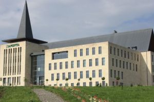 Posturi importante scoase la concurs de universităţile private din Târgu-Mureş