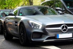 Cum furau românii sute de milioane de euro din Germania.Totul era legal până când s-au afişat cu bolizii de lux
