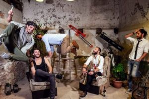 Suburbia11 va concerta în Office