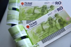 Tichetele de vacanţă se dau cel puţin următorii doi ani
