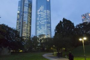 Șoc bancar: Declinul celei mai puternice bănci din lume. Niciodată în istorie nu s-a întâmplat aşa ceva
