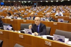 La Bruxelles, Emil Boc s-a comportat ca un premier al României: ”Reduceţi birocraţia privind accesarea fondurilor europene”