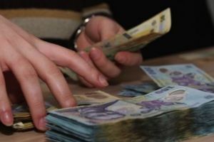 O ploiesteanca, administrator de bloc, este cercetata penal dupa ce a furat din banii de intretinere