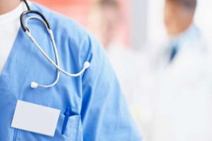 Primăria Capitalei vrea să trimită 100 de medici la cursuri şi să le dea câte 10000 de lei