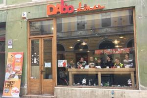 LIVE LA 18.00 Horia Vârlan prepară în direct vestitul Kebab Dabo Döner – Vin si jucători CSU la degustare