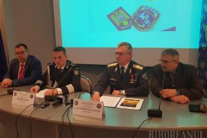 Premieră naţională: În perioada sărbătorilor, patrule rutiere mixte de poliţişti bihoreni şi ungari le oferă şoferilor cafele şi ceaiuri calde (FOTO / VIDEO)