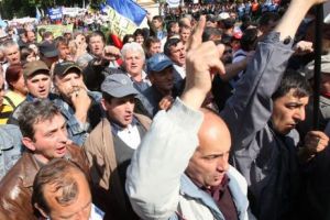 Toţi salariaţii cu 15 ani de vechime vor fi afectaţi! Ministrul Muncii iese la rampă