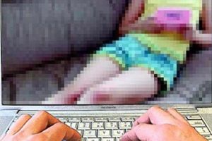 Tânăr cercetat penal după ce a şantajat o minoră pentru a întreţine relaţii sexuale cu el