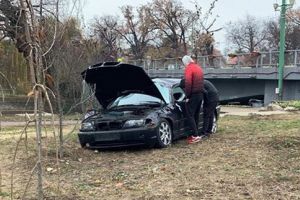 Tânăr cercetat penal după ce a urcat băut la volan şi a zburat cu maşina de pe Podul Michelangelo