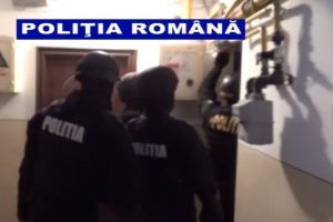Grupare de criminalitate itinerantă, destructurată de poliţişti