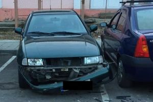 ŞOFERUL A RĂMAS MASCĂ, iar MAŞINA… FĂRĂ MASCĂ!