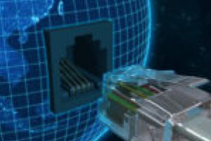 Cu WC în fundul curţii, dar conectat la internet!