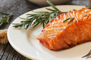 Beneficiile dietei cu peşte – Remediu pentru astmul la copii