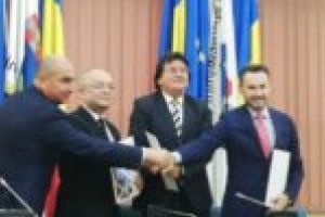 Acordul pentru înfiinţarea Alianţei Vestului, semnat la Timişoara. Printre obiectivele AVE: autostrăzi şi reţele de transport cu trenuri de mare viteză