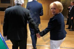 C.T. Popescu: Ce să înţelegem din această poză? Că l-a rezolvat doamna Dăncilă pe domnul Juncker