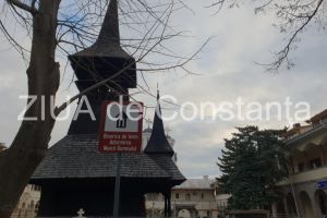 In asteptarea In asteptarea Preafericitului Parinte Daniel la Techirghiol, strada de langa Manastirea Sfanta Maria a fost blocata 