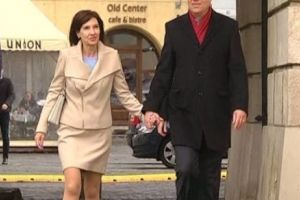 BOMBĂ în justiţie. Soţia lui IOHANNIS a fost chemată la Parchetul General pentru a fi AUDIATĂ