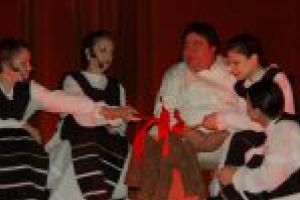 Spectacolele weekend-ului 8 – 9 decembrie, la Teatrul Colibri:  De-a capra cu trei iezi şi Povestea celor trei purceluşi