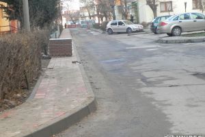 Lucrări de reparaţii parcari, trotuare şi carosabil, pe strada Emil Racoviţă din Cugir