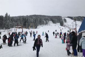 VIDEO. Primele ture pe pârtiile de la Arieşeni. Monitorii de schi au dat startul sezonului