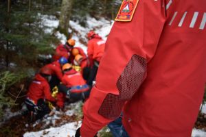 Salvamontistii intrerupt cautarile victimelor surprinse de avalansa din muntii Bucegi. De ce a fost luata decizia si cand se vor relua cautarile