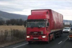 Momente de COŞMAR pe o autostradă din Italia. Un şofer român a salvat de la MOARTE doi pasageri dintr-o altă maşina