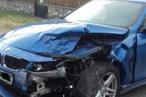Accident la Alimpeşti! Șoferul nevinovat a ajuns la spital