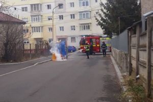 Val de distrugeri la Făgăraş. Mai multe containere au fost incendiate (Foto)