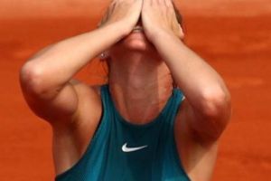 LOVITURA lui HALEP. Legenda tenisului nu-şi mai poate STĂPÂNI LACRIMILE. Ce a păţit LOCUL 1 WTA?
