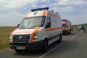 Accident cu ŞASE VICTIME, la Sânnicolaul Mare! Microbuz RĂSTURNAT