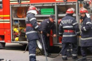 Weekend de foc pentru pompierii prahoveni. Au intervenit aproape non-stop in cazuri de prim ajutor, incendii si accidente rutiere