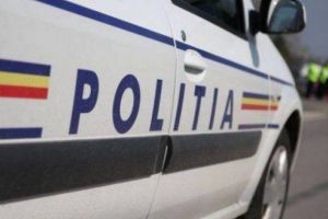 A intrat cu maşina în zidul unui imobil!