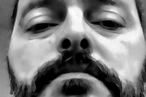 Cine nu are Moşi veritabili, să-şi cumpere. Dar de unde?