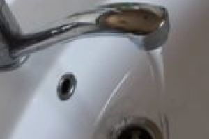 O avarie în cartierul Țerova lasă reşiţenii fără apă o zi întreagă!