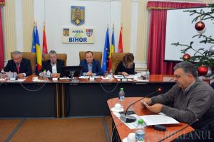 Consiliul Judeţean a împărţit 7,4 milioane lei primarilor din Bihor. Avrigeanu acuză că edilii PNL au fost 