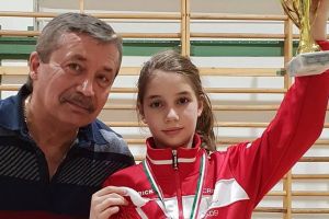 Două medalii pentru tinerele spadasine de la LPS Bihorul, la întrecerile de la Szolnok