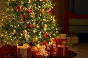 Bradul de Crăciun. Cum şi când se împodobeşte. Istoria împodobirii bradului
