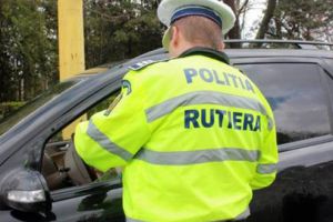 Reţinut de poliţişti după ce a condus cu permisul anulat