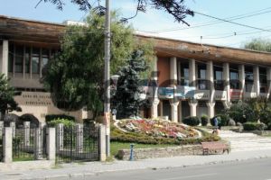 Romanescu aşteaptă sugestii pentru schimbarea denumirii Casei de Cultură