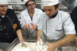 Cu ce mâncăruri tradiţionale vrea chef Nina Rus să îi impresioneze pe francezii din Besançon (FOTO)