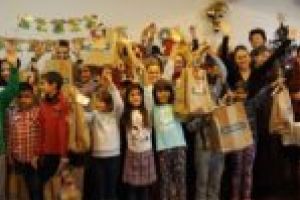 Doar 3.000 de lei mai lipsesc pentru a face 200 de copii fericiţi