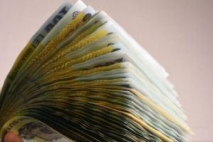 INS, PALMĂ pentru contestatarii Guvernului Dăncilă - Salariile românilor, salt URIAȘ în doar o lună/ CIFRE OFICIALE