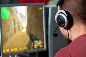 Studiu. Cum afectează jocurile video şi internetul creierele copiilor