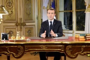 Stare de urgenţă economică şi socială în Franţa. Macron: Știu că i-am ofensat pe unii dintre voi